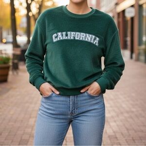 Cozy California Fluffy Sweatshirt –‎ Size L 🌿✨